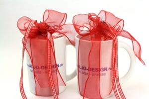Geschenkverpackung mit Dekoband -